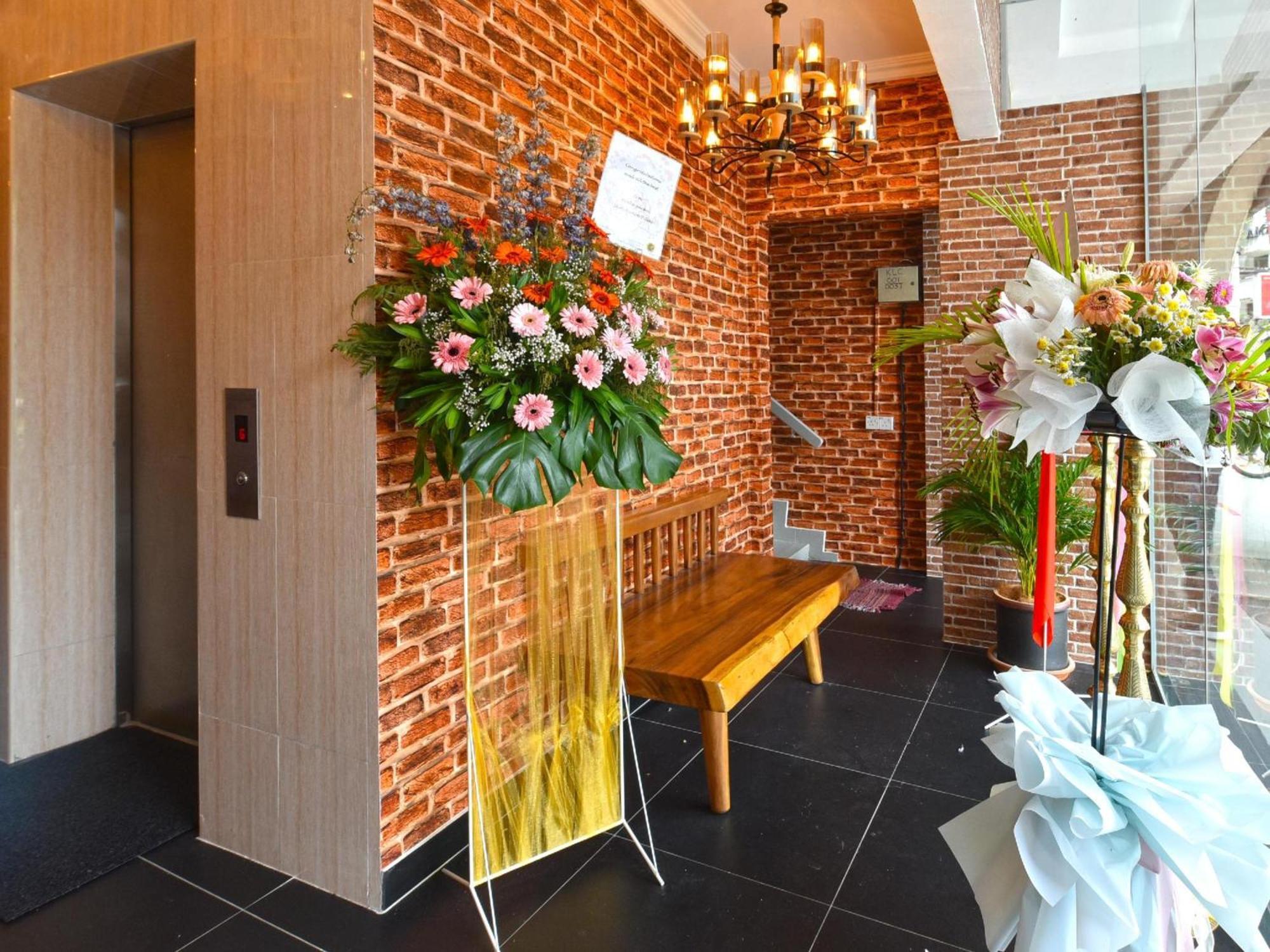 OYO 90572 J Hostels Jalan Ampang Kuala Lumpur Bagian luar foto