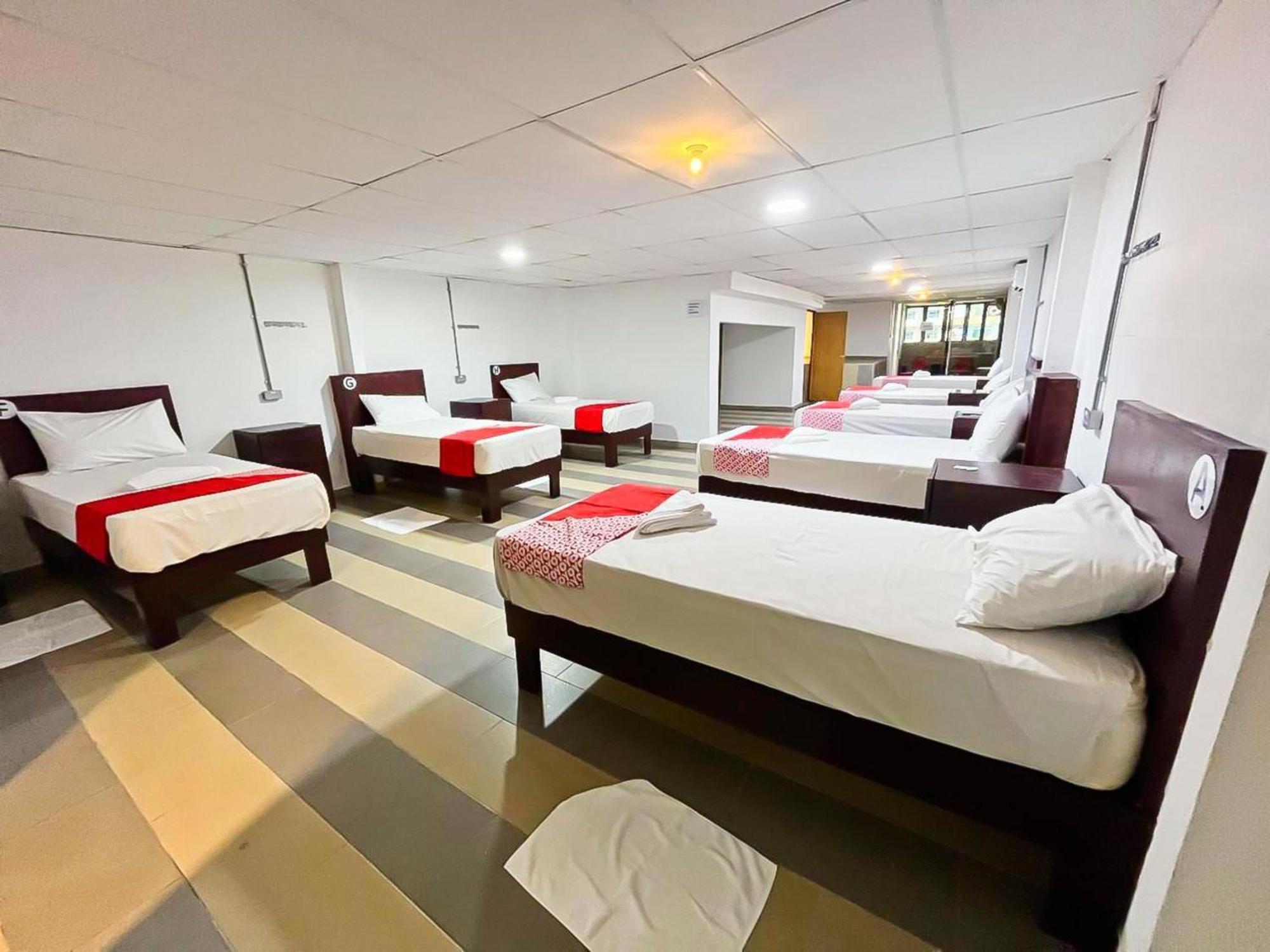 OYO 90572 J Hostels Jalan Ampang Kuala Lumpur Bagian luar foto