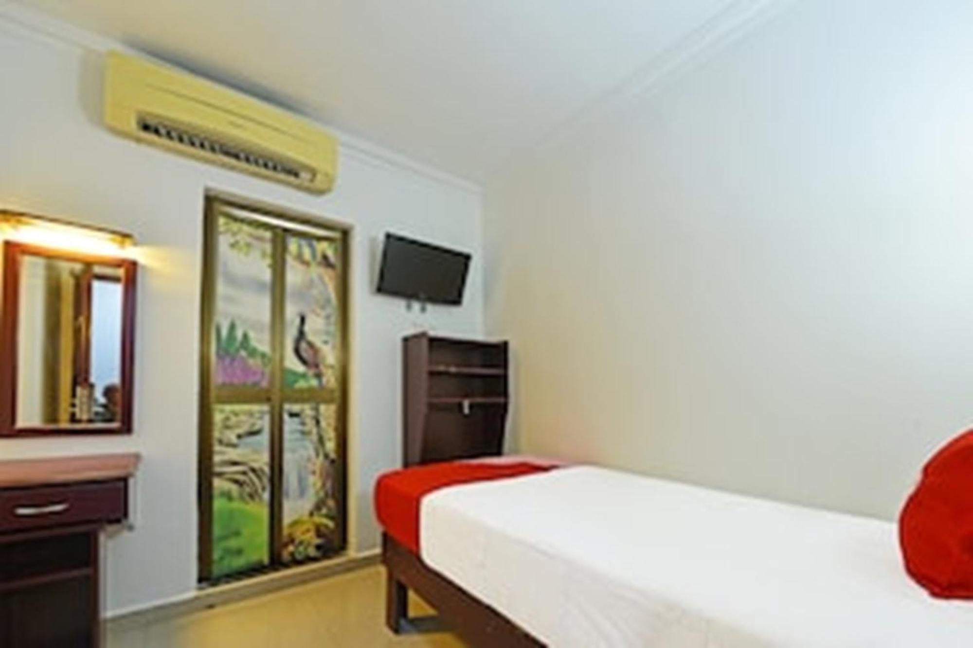 OYO 90572 J Hostels Jalan Ampang Kuala Lumpur Bagian luar foto