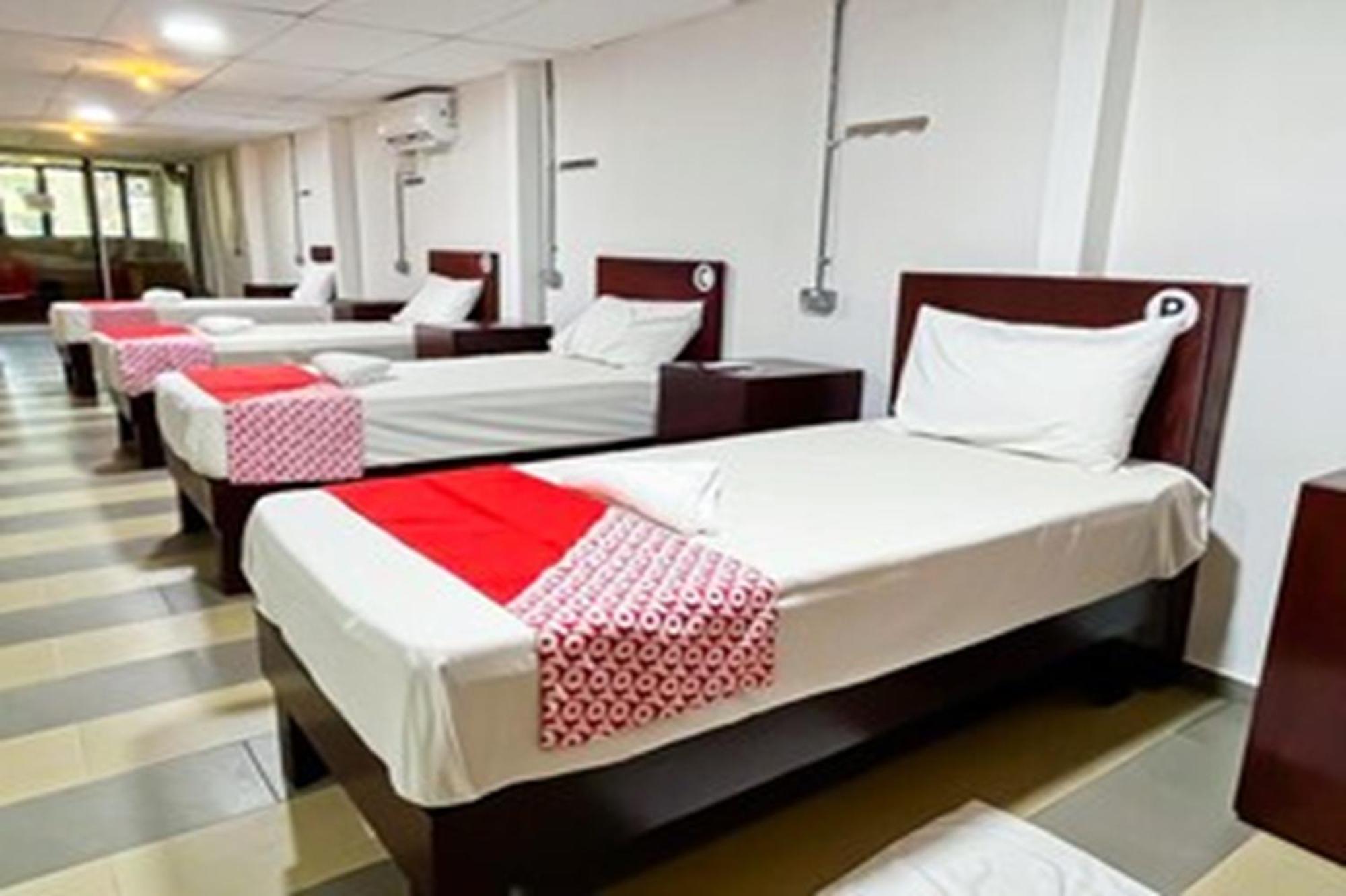 OYO 90572 J Hostels Jalan Ampang Kuala Lumpur Bagian luar foto