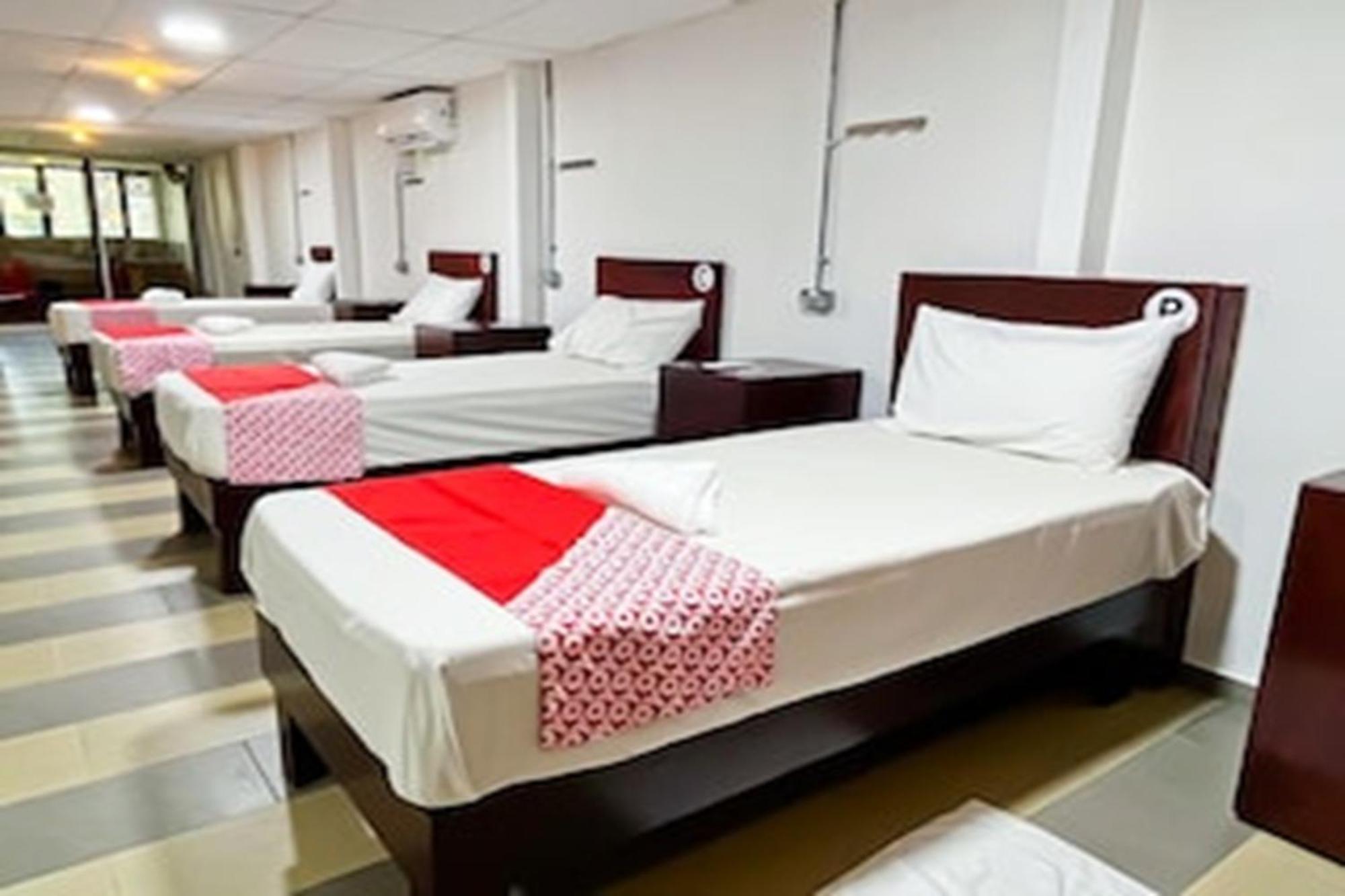 OYO 90572 J Hostels Jalan Ampang Kuala Lumpur Bagian luar foto