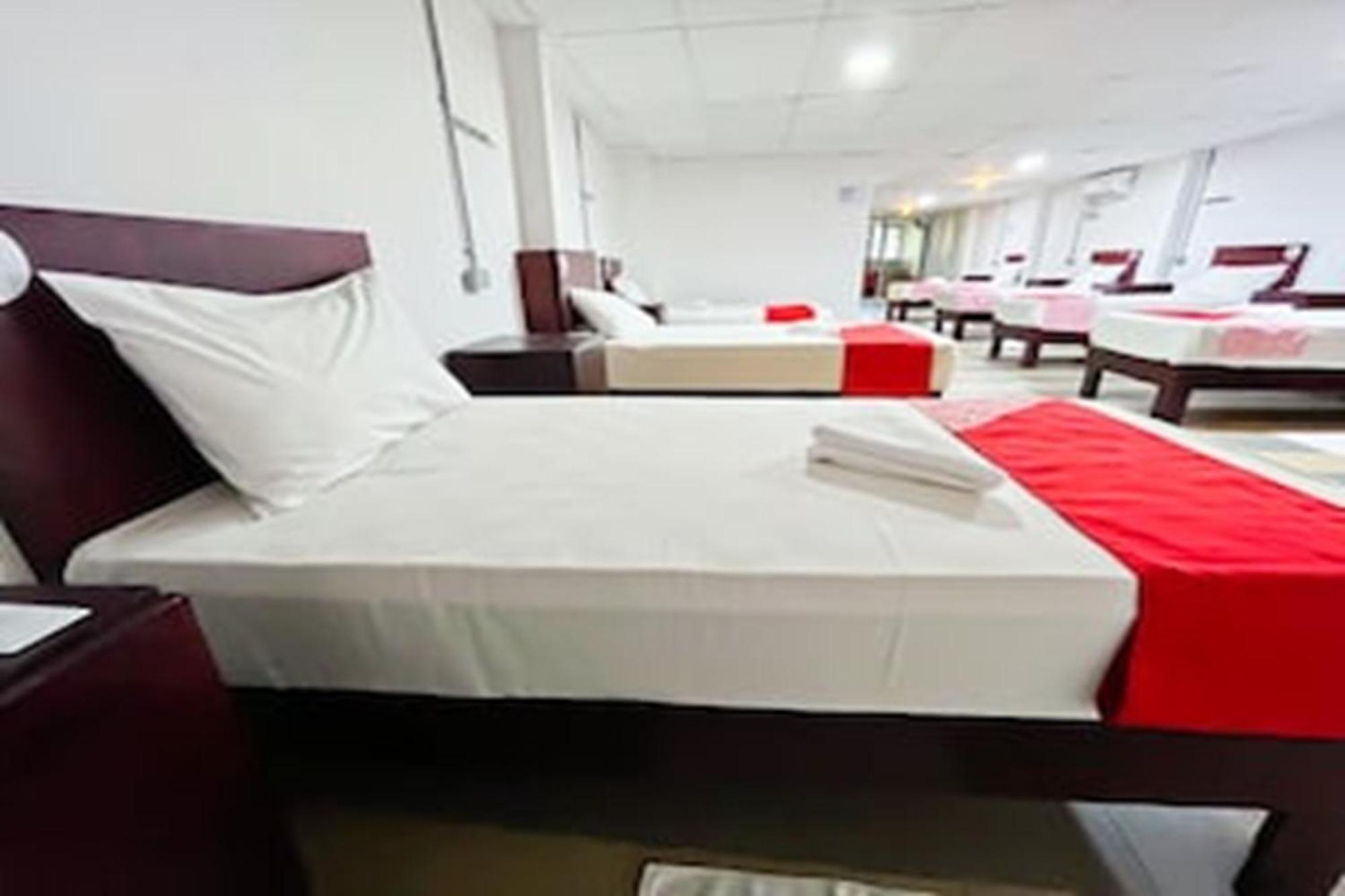 OYO 90572 J Hostels Jalan Ampang Kuala Lumpur Bagian luar foto