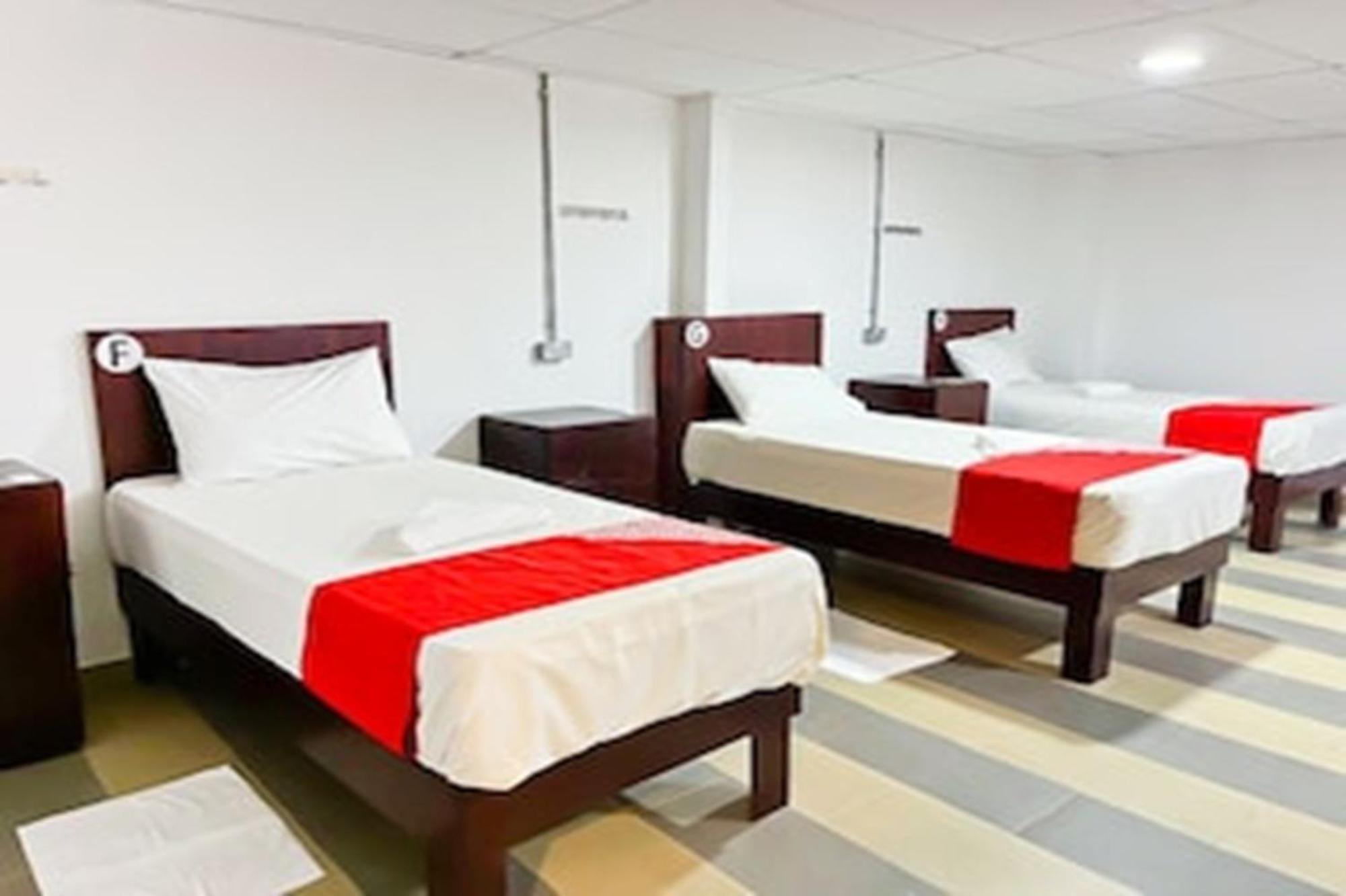 OYO 90572 J Hostels Jalan Ampang Kuala Lumpur Bagian luar foto