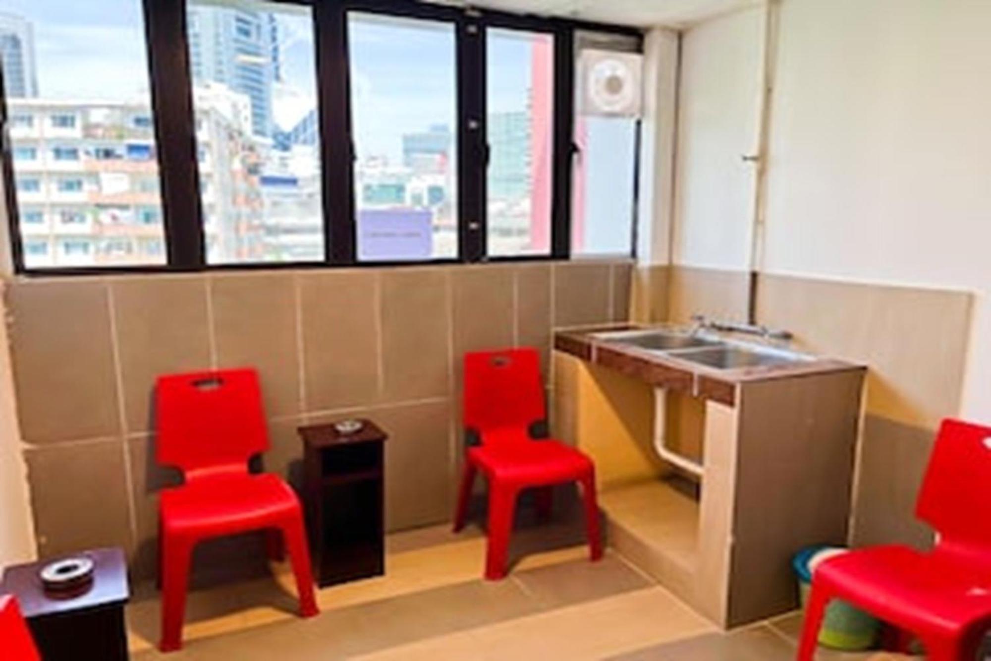 OYO 90572 J Hostels Jalan Ampang Kuala Lumpur Bagian luar foto
